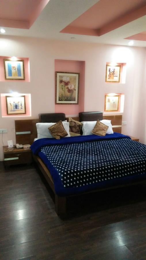 Hotel Elm Tree Amritsar Esterno foto
