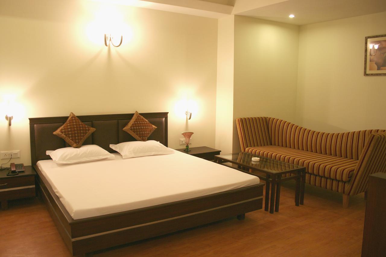 Hotel Elm Tree Amritsar Esterno foto