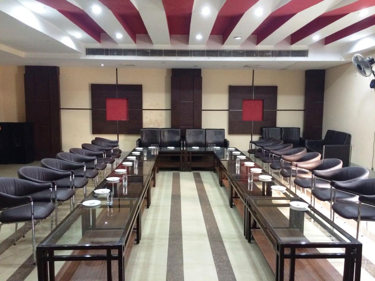 Hotel Elm Tree Amritsar Esterno foto