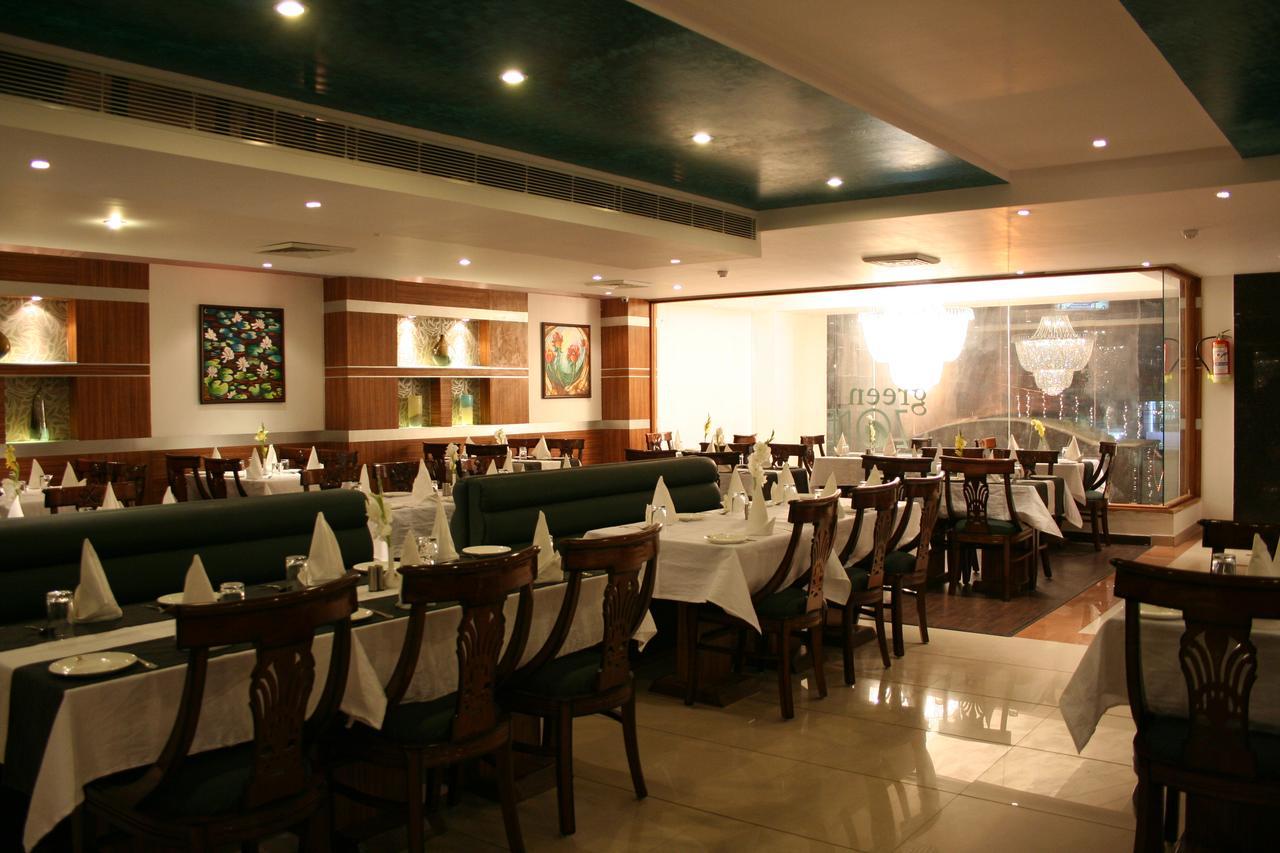 Hotel Elm Tree Amritsar Esterno foto
